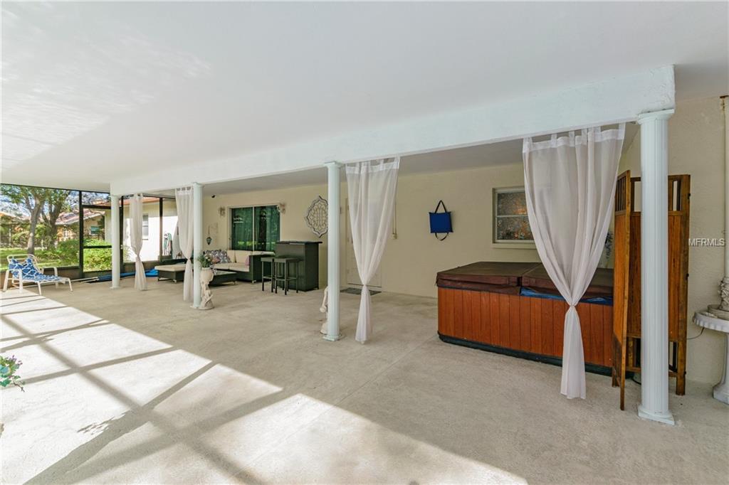 10740 LUSCOMBE COURT, NEW PORT RICHEY, Florida 34654, 3 Bedrooms Bedrooms, 6 Rooms Rooms,3 BathroomsBathrooms,Residential,For sale,LUSCOMBE,H2204435