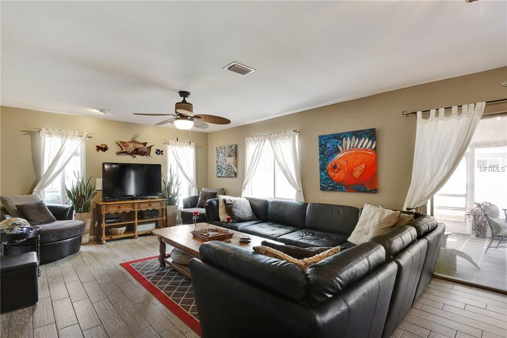 6025 VENETIAN BOULEVARD NE, ST PETERSBURG, Florida 33703, 4 Bedrooms Bedrooms, 3 Rooms Rooms,2 BathroomsBathrooms,Residential,For sale,VENETIAN,U7846291