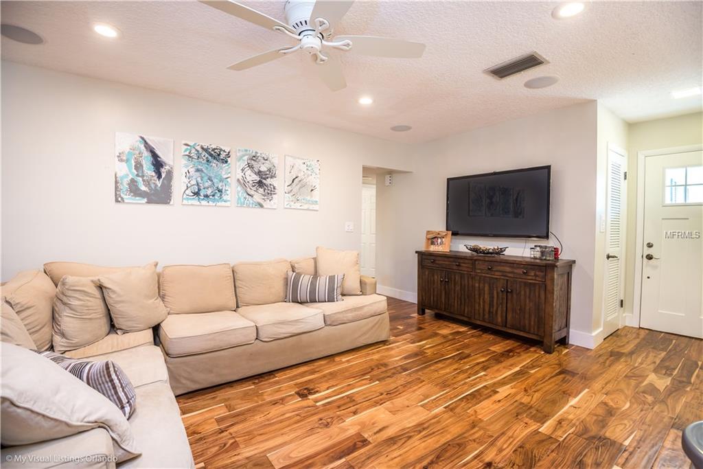 211 CORNWALL ROAD, WINTER PARK, Florida 32792, 4 Bedrooms Bedrooms, 9 Rooms Rooms,2 BathroomsBathrooms,Residential,For sale,CORNWALL,O5561527