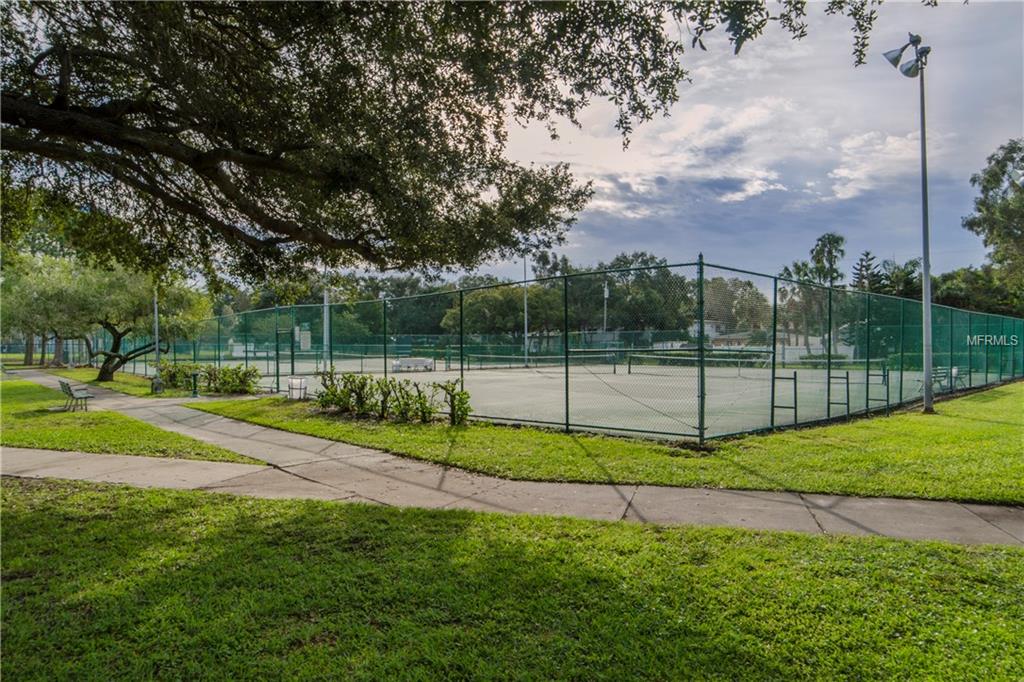 2025 5TH STREET N, ST PETERSBURG, Florida 33704, 2 Bedrooms Bedrooms, 4 Rooms Rooms,1 BathroomBathrooms,Residential,For sale,5TH,U7834332