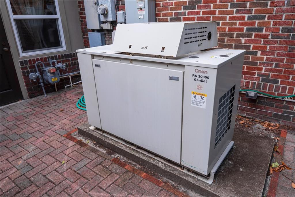 2025 5TH STREET N, ST PETERSBURG, Florida 33704, 2 Bedrooms Bedrooms, 4 Rooms Rooms,1 BathroomBathrooms,Residential,For sale,5TH,U7834332