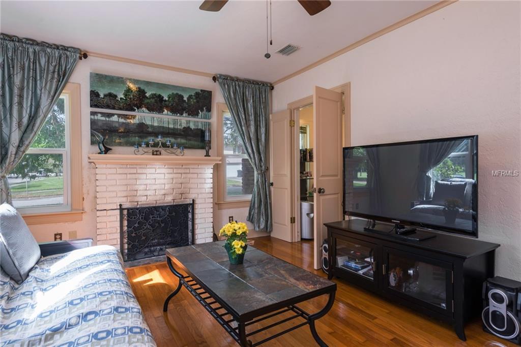 2025 5TH STREET N, ST PETERSBURG, Florida 33704, 2 Bedrooms Bedrooms, 4 Rooms Rooms,1 BathroomBathrooms,Residential,For sale,5TH,U7834332