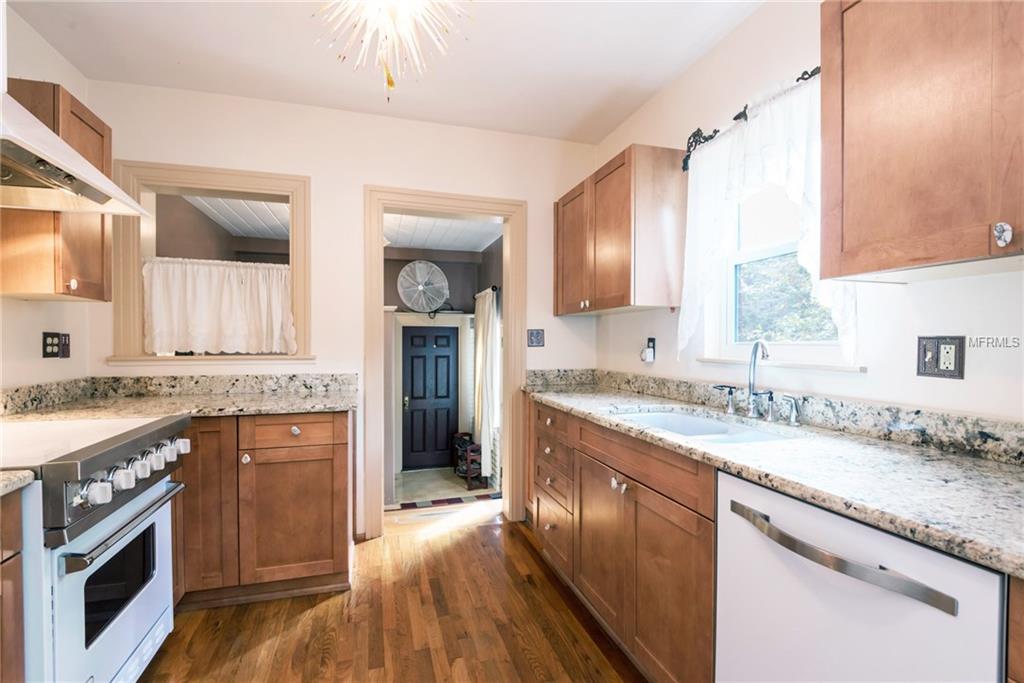 2025 5TH STREET N, ST PETERSBURG, Florida 33704, 2 Bedrooms Bedrooms, 4 Rooms Rooms,1 BathroomBathrooms,Residential,For sale,5TH,U7834332