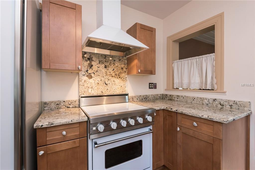 2025 5TH STREET N, ST PETERSBURG, Florida 33704, 2 Bedrooms Bedrooms, 4 Rooms Rooms,1 BathroomBathrooms,Residential,For sale,5TH,U7834332