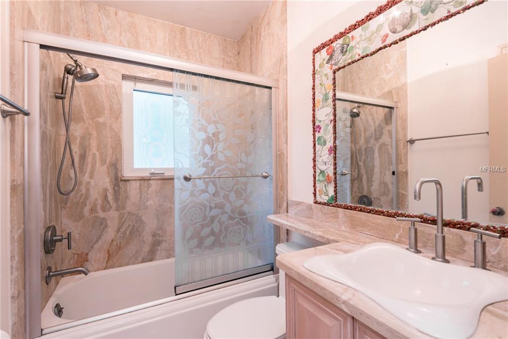 2025 5TH STREET N, ST PETERSBURG, Florida 33704, 2 Bedrooms Bedrooms, 4 Rooms Rooms,1 BathroomBathrooms,Residential,For sale,5TH,U7834332