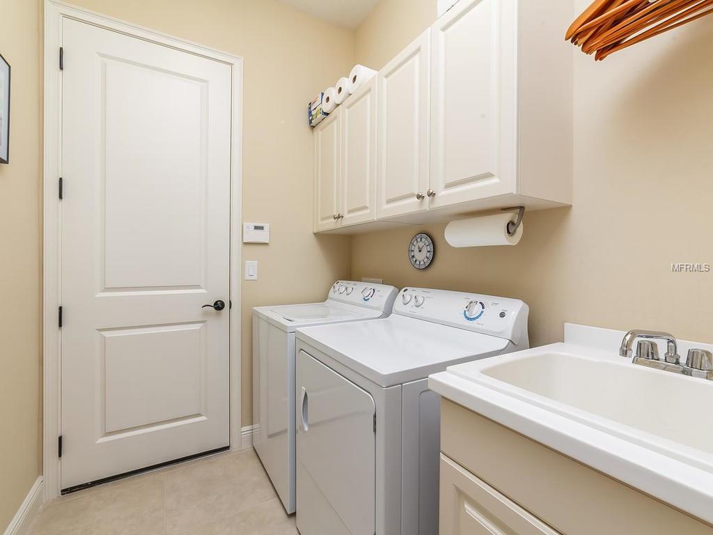 7520 WINDY HILL CV, LAKEWOOD RANCH, Florida 34202, 4 Bedrooms Bedrooms, 12 Rooms Rooms,4 BathroomsBathrooms,Residential,For sale,WINDY HILL CV,A4191684