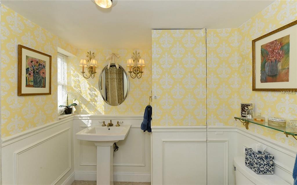 435 S GULFSTREAM AVENUE, SARASOTA, Florida 34236, 2 Bedrooms Bedrooms, 8 Rooms Rooms,2 BathroomsBathrooms,Residential,For sale,GULFSTREAM,A4195616