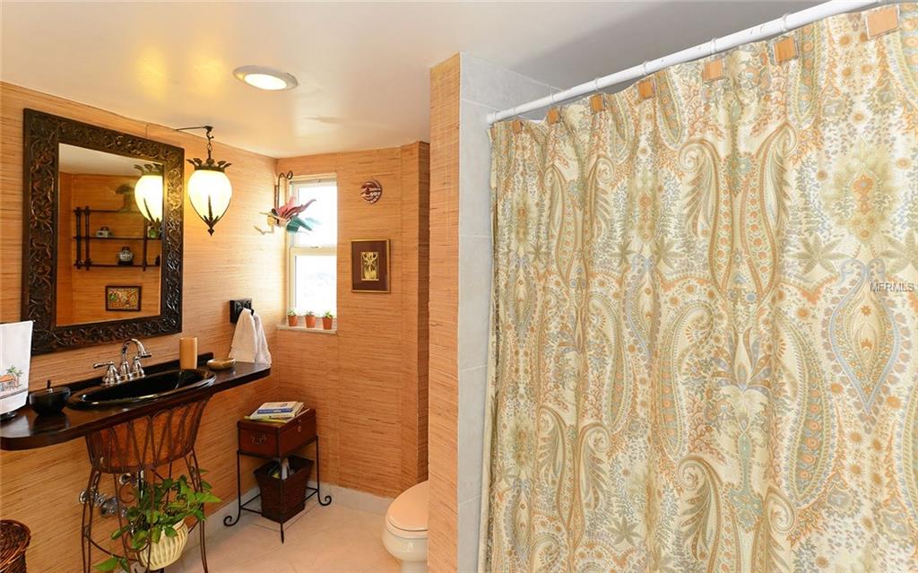 435 S GULFSTREAM AVENUE, SARASOTA, Florida 34236, 2 Bedrooms Bedrooms, 8 Rooms Rooms,2 BathroomsBathrooms,Residential,For sale,GULFSTREAM,A4195616