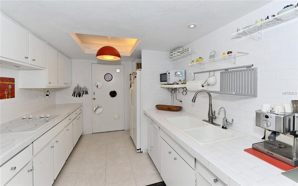 435 S GULFSTREAM AVENUE, SARASOTA, Florida 34236, 2 Bedrooms Bedrooms, 8 Rooms Rooms,2 BathroomsBathrooms,Residential,For sale,GULFSTREAM,A4195616