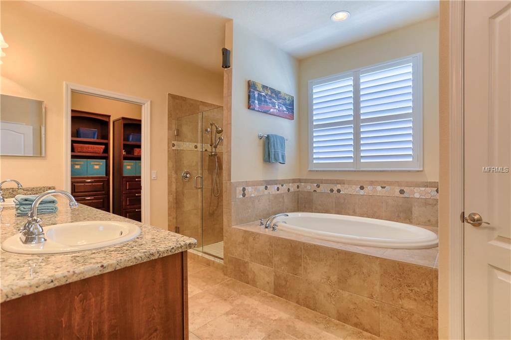 1572 RIDGEWOOD STREET, CLEARWATER, Florida 33755, 3 Bedrooms Bedrooms, 8 Rooms Rooms,2 BathroomsBathrooms,Residential,For sale,RIDGEWOOD,U7836461