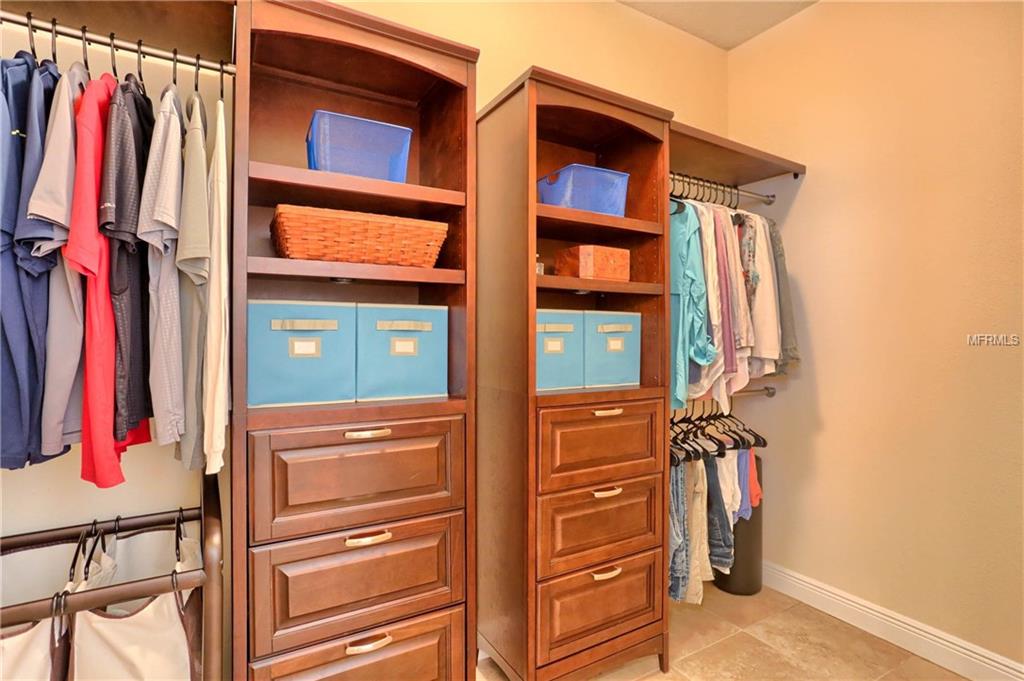 1572 RIDGEWOOD STREET, CLEARWATER, Florida 33755, 3 Bedrooms Bedrooms, 8 Rooms Rooms,2 BathroomsBathrooms,Residential,For sale,RIDGEWOOD,U7836461