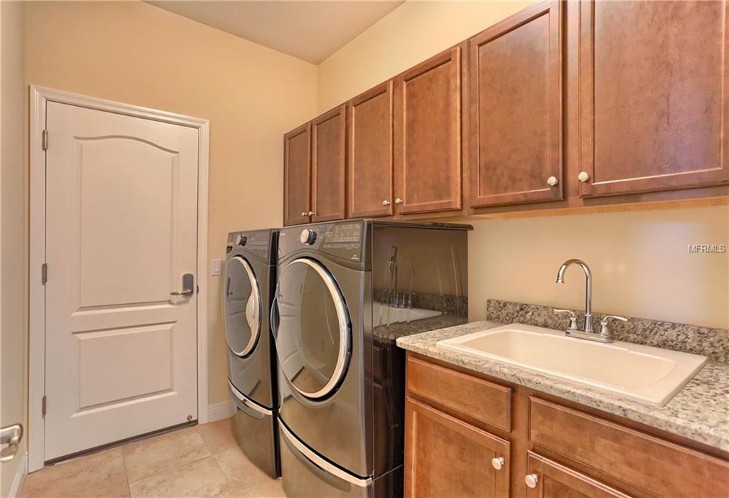 1572 RIDGEWOOD STREET, CLEARWATER, Florida 33755, 3 Bedrooms Bedrooms, 8 Rooms Rooms,2 BathroomsBathrooms,Residential,For sale,RIDGEWOOD,U7836461