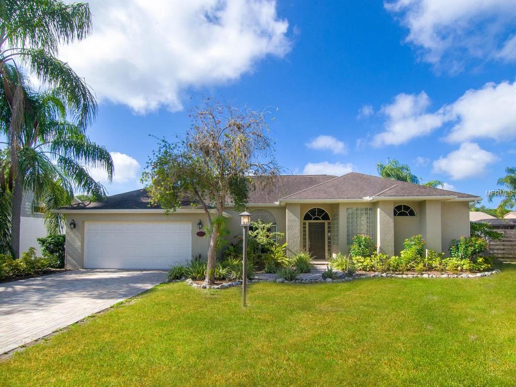 4822 HAMLETS GROVE DRIVE, SARASOTA, Florida 34235, 4 Bedrooms Bedrooms, 7 Rooms Rooms,3 BathroomsBathrooms,Residential,For sale,HAMLETS GROVE,A4209308
