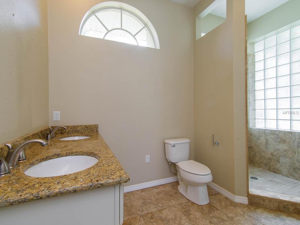 4822 HAMLETS GROVE DRIVE, SARASOTA, Florida 34235, 4 Bedrooms Bedrooms, 7 Rooms Rooms,3 BathroomsBathrooms,Residential,For sale,HAMLETS GROVE,A4209308