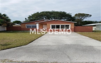 5640 35TH WAY N, ST PETERSBURG, Florida 33714, 4 Bedrooms Bedrooms, 6 Rooms Rooms,1 BathroomBathrooms,Residential,For sale,35TH,U7847430