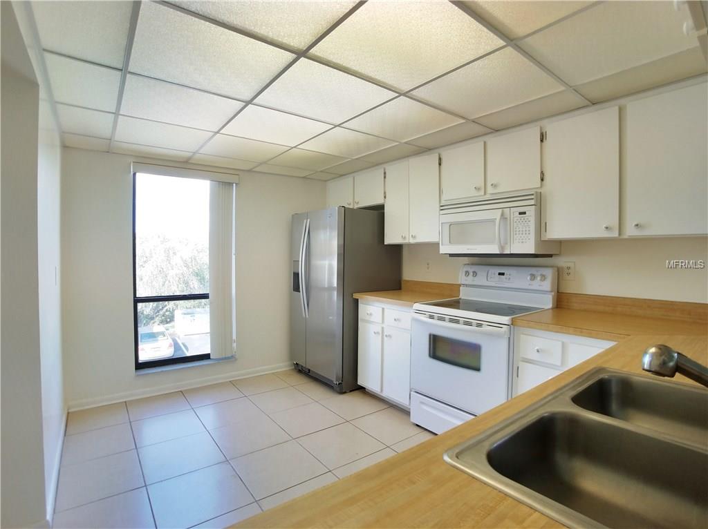 1118 BIRD BAY WAY, VENICE, Florida 34285, 2 Bedrooms Bedrooms, 7 Rooms Rooms,2 BathroomsBathrooms,Residential,For sale,BIRD BAY,N5916426