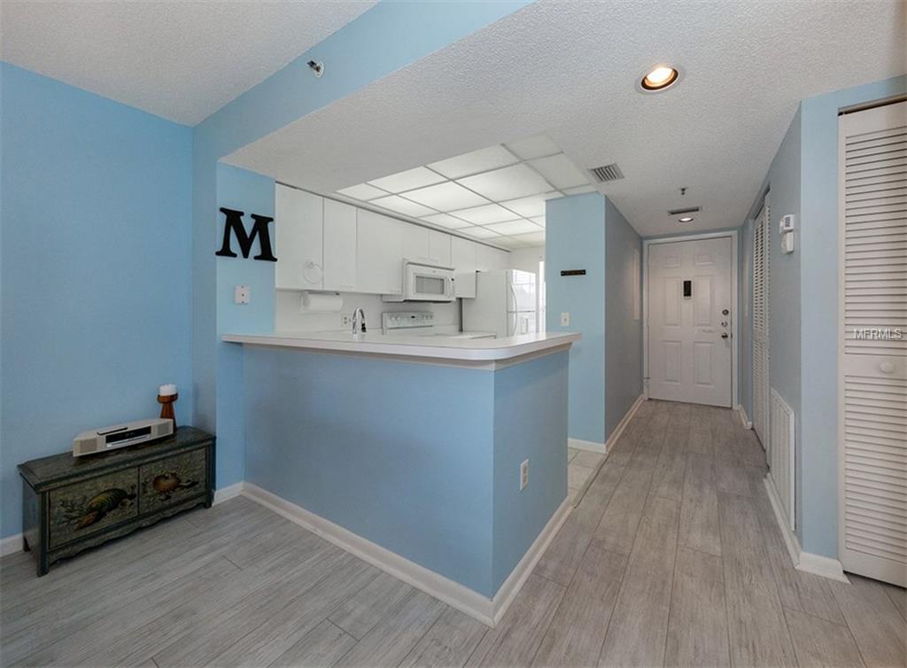 1037 WEXFORD BOULEVARD, VENICE, Florida 34293, 2 Bedrooms Bedrooms, 5 Rooms Rooms,2 BathroomsBathrooms,Residential,For sale,WEXFORD,N5916354