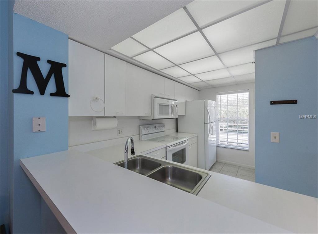 1037 WEXFORD BOULEVARD, VENICE, Florida 34293, 2 Bedrooms Bedrooms, 5 Rooms Rooms,2 BathroomsBathrooms,Residential,For sale,WEXFORD,N5916354