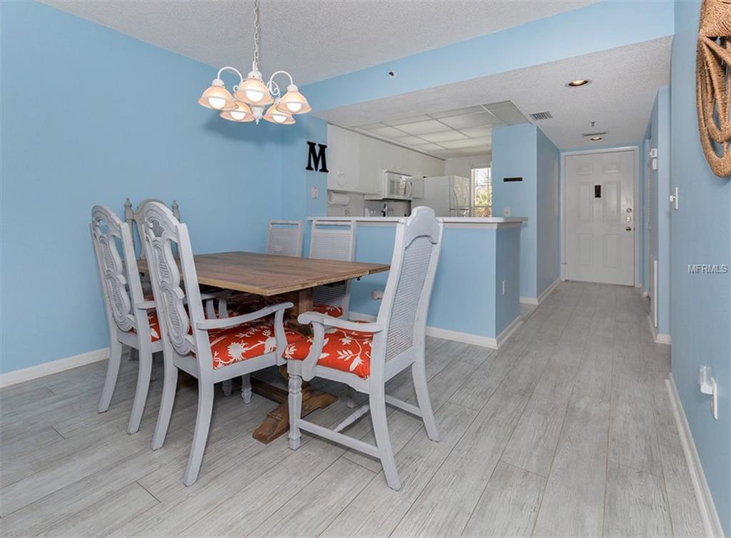 1037 WEXFORD BOULEVARD, VENICE, Florida 34293, 2 Bedrooms Bedrooms, 5 Rooms Rooms,2 BathroomsBathrooms,Residential,For sale,WEXFORD,N5916354