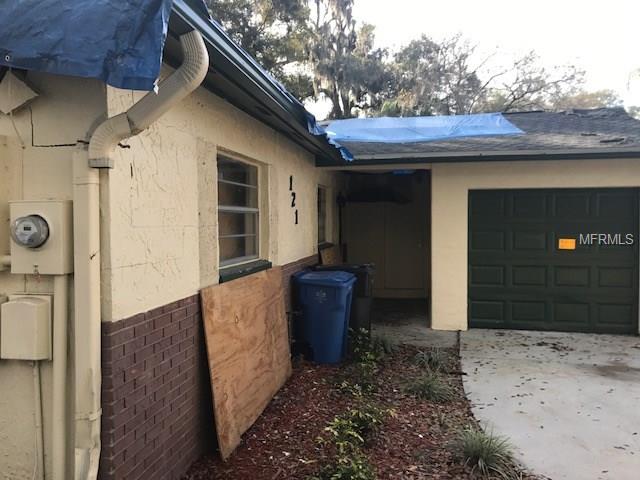 121 INWOOD CIRCLE, BRANDON, Florida 33510, 3 Bedrooms Bedrooms, 5 Rooms Rooms,2 BathroomsBathrooms,Residential,For sale,INWOOD,T2928114