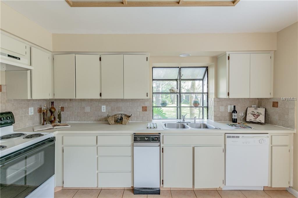 1846 LAKE CYPRESS DRIVE, SAFETY HARBOR, Florida 34695, 2 Bedrooms Bedrooms, 5 Rooms Rooms,2 BathroomsBathrooms,Residential,For sale,LAKE CYPRESS,T2928264