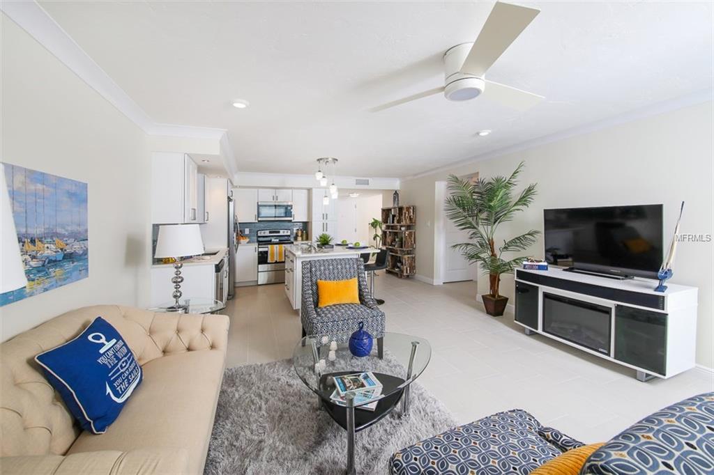 101 S GULFSTREAM AVENUE, SARASOTA, Florida 34236, 2 Bedrooms Bedrooms, 5 Rooms Rooms,2 BathroomsBathrooms,Residential,For sale,GULFSTREAM,A4198064