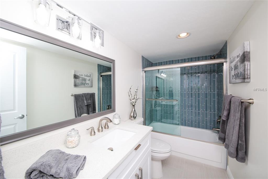 101 S GULFSTREAM AVENUE, SARASOTA, Florida 34236, 2 Bedrooms Bedrooms, 5 Rooms Rooms,2 BathroomsBathrooms,Residential,For sale,GULFSTREAM,A4198064