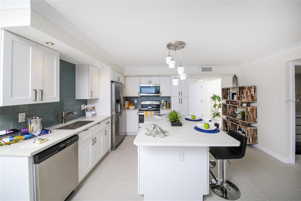 101 S GULFSTREAM AVENUE, SARASOTA, Florida 34236, 2 Bedrooms Bedrooms, 5 Rooms Rooms,2 BathroomsBathrooms,Residential,For sale,GULFSTREAM,A4198064