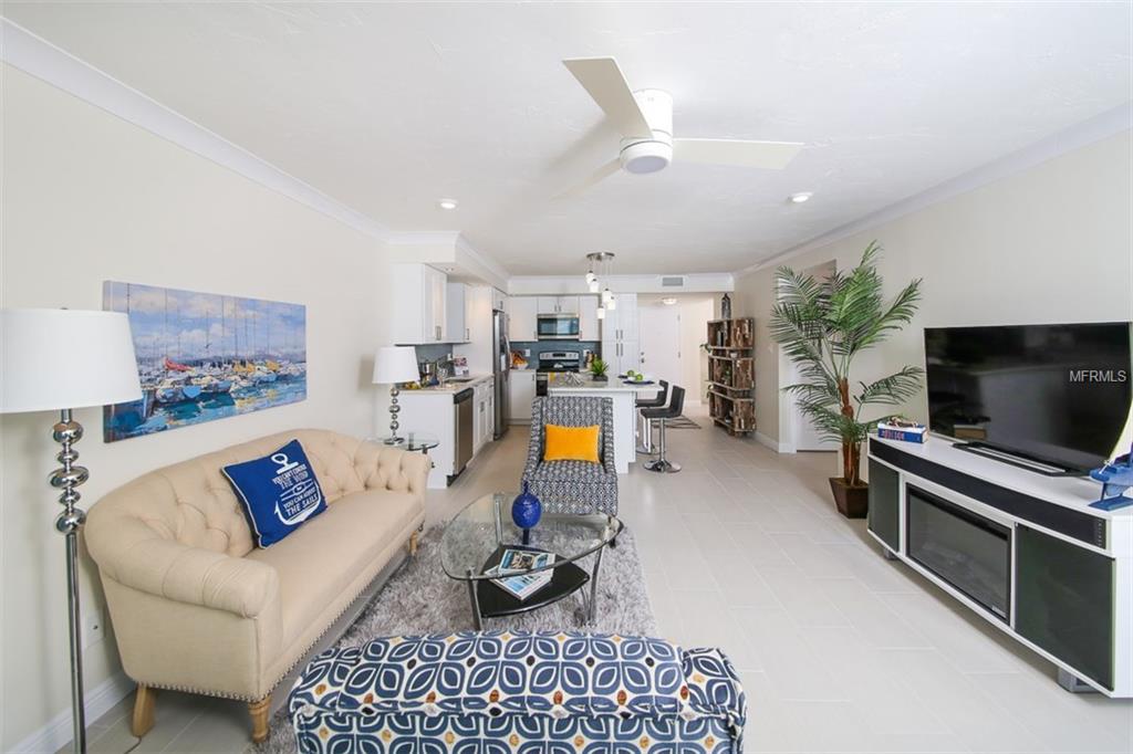 101 S GULFSTREAM AVENUE, SARASOTA, Florida 34236, 2 Bedrooms Bedrooms, 5 Rooms Rooms,2 BathroomsBathrooms,Residential,For sale,GULFSTREAM,A4198064