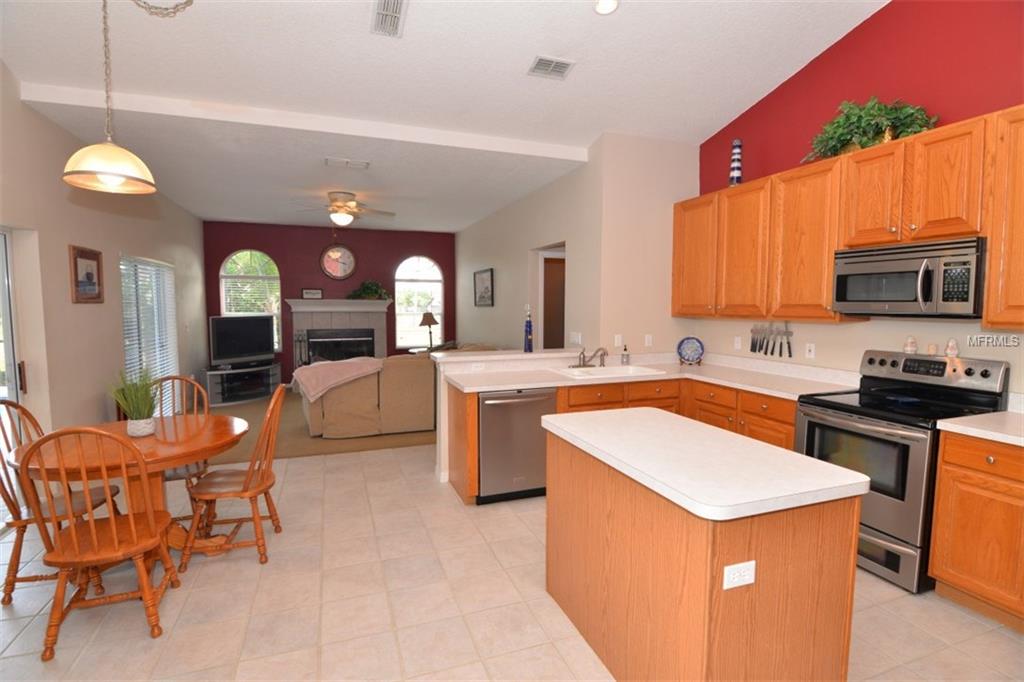 387 ISLE OF SKY CIRCLE, ORLANDO, Florida 32828, 4 Bedrooms Bedrooms, 10 Rooms Rooms,3 BathroomsBathrooms,Residential,For sale,ISLE OF SKY,O5556634