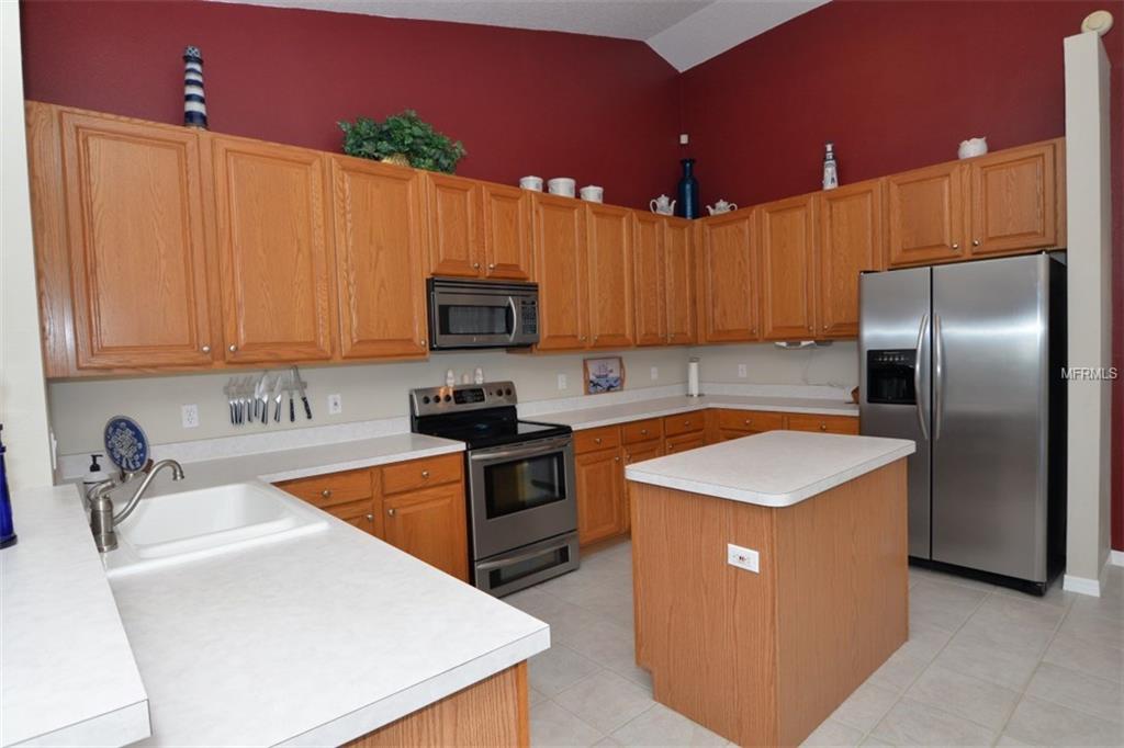 387 ISLE OF SKY CIRCLE, ORLANDO, Florida 32828, 4 Bedrooms Bedrooms, 10 Rooms Rooms,3 BathroomsBathrooms,Residential,For sale,ISLE OF SKY,O5556634