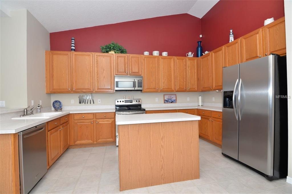 387 ISLE OF SKY CIRCLE, ORLANDO, Florida 32828, 4 Bedrooms Bedrooms, 10 Rooms Rooms,3 BathroomsBathrooms,Residential,For sale,ISLE OF SKY,O5556634