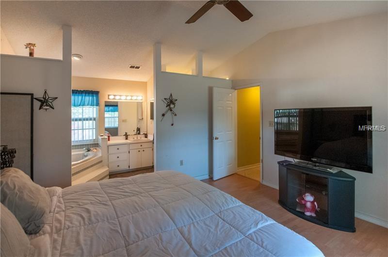 1140 WEXFORD LEAS BOULEVARD, PALM HARBOR, Florida 34683, 4 Bedrooms Bedrooms, 4 Rooms Rooms,2 BathroomsBathrooms,Residential,For sale,WEXFORD LEAS,U7847063