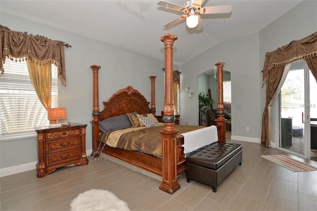 525 FOX HUNT CIRCLE, LONGWOOD, Florida 32750, 5 Bedrooms Bedrooms, 11 Rooms Rooms,3 BathroomsBathrooms,Residential,For sale,FOX HUNT,O5561308