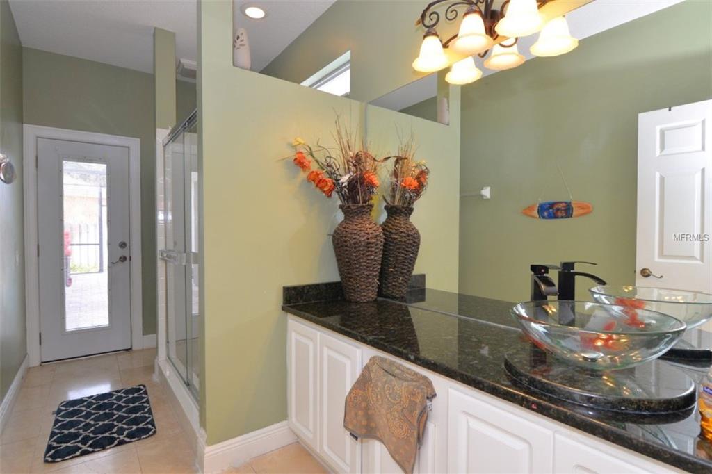 525 FOX HUNT CIRCLE, LONGWOOD, Florida 32750, 5 Bedrooms Bedrooms, 11 Rooms Rooms,3 BathroomsBathrooms,Residential,For sale,FOX HUNT,O5561308