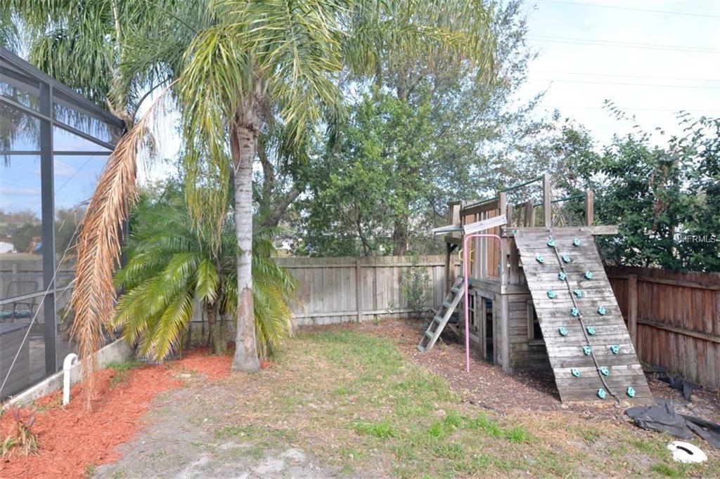 525 FOX HUNT CIRCLE, LONGWOOD, Florida 32750, 5 Bedrooms Bedrooms, 11 Rooms Rooms,3 BathroomsBathrooms,Residential,For sale,FOX HUNT,O5561308