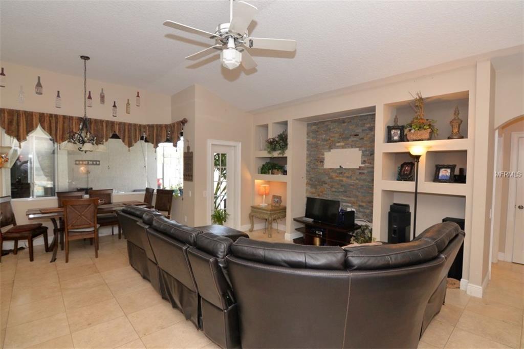 525 FOX HUNT CIRCLE, LONGWOOD, Florida 32750, 5 Bedrooms Bedrooms, 11 Rooms Rooms,3 BathroomsBathrooms,Residential,For sale,FOX HUNT,O5561308