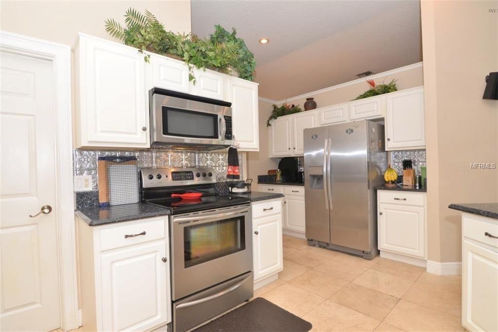 525 FOX HUNT CIRCLE, LONGWOOD, Florida 32750, 5 Bedrooms Bedrooms, 11 Rooms Rooms,3 BathroomsBathrooms,Residential,For sale,FOX HUNT,O5561308