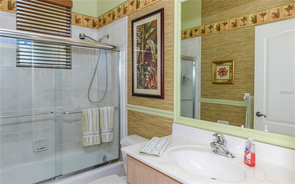 674 SILK OAK DRIVE, VENICE, Florida 34293, 3 Bedrooms Bedrooms, 8 Rooms Rooms,3 BathroomsBathrooms,Residential,For sale,SILK OAK,N5914165