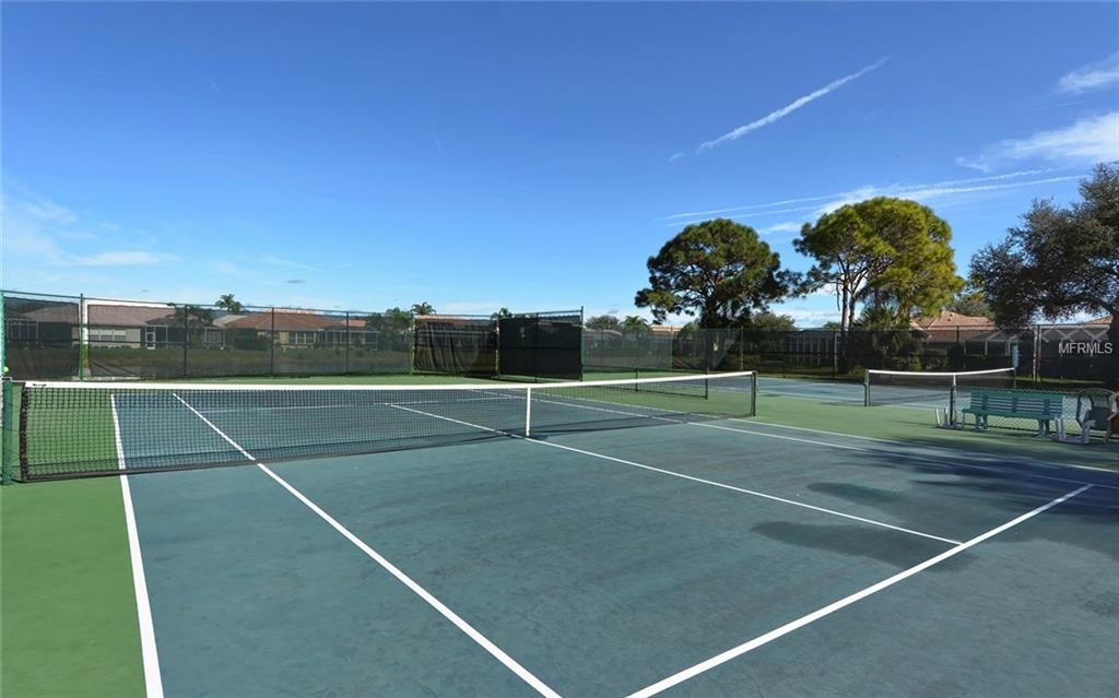 674 SILK OAK DRIVE, VENICE, Florida 34293, 3 Bedrooms Bedrooms, 8 Rooms Rooms,3 BathroomsBathrooms,Residential,For sale,SILK OAK,N5914165