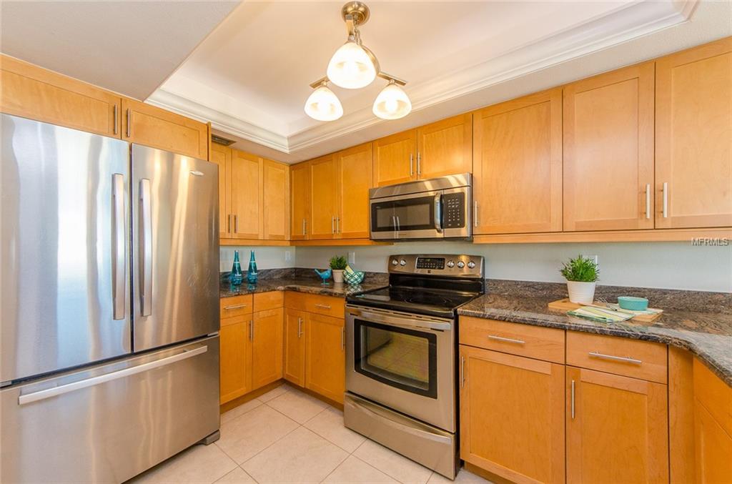 17408 GULF BOULEVARD, REDINGTON SHORES, Florida 33708, 2 Bedrooms Bedrooms, 5 Rooms Rooms,2 BathroomsBathrooms,Residential,For sale,GULF,U7847644