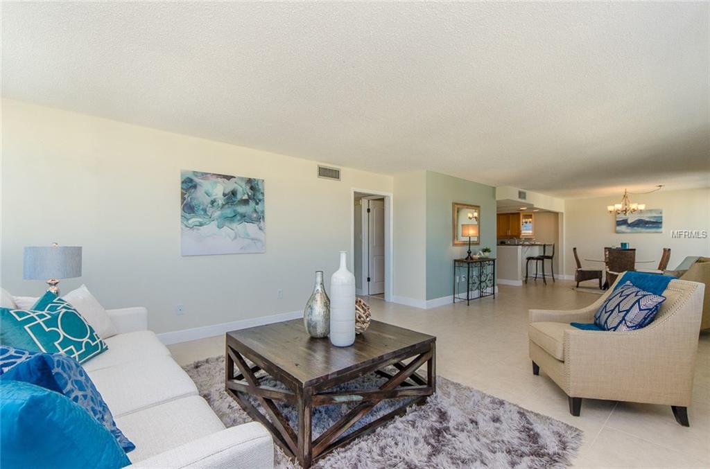 17408 GULF BOULEVARD, REDINGTON SHORES, Florida 33708, 2 Bedrooms Bedrooms, 5 Rooms Rooms,2 BathroomsBathrooms,Residential,For sale,GULF,U7847644