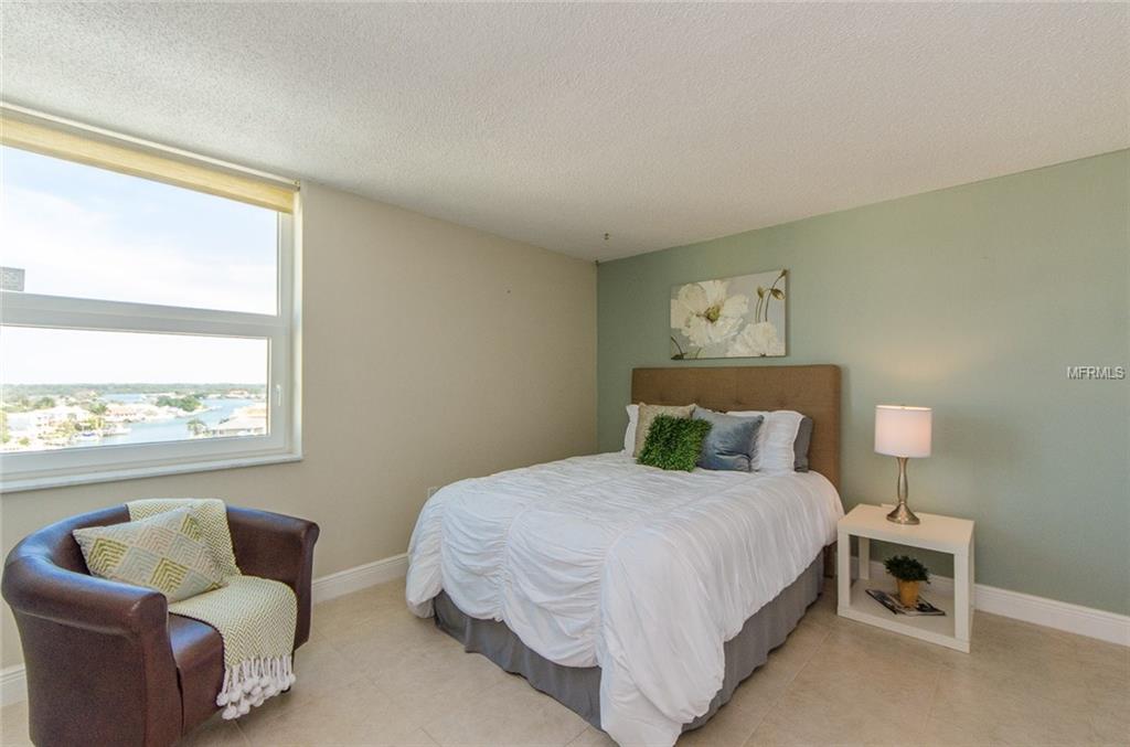 17408 GULF BOULEVARD, REDINGTON SHORES, Florida 33708, 2 Bedrooms Bedrooms, 5 Rooms Rooms,2 BathroomsBathrooms,Residential,For sale,GULF,U7847644