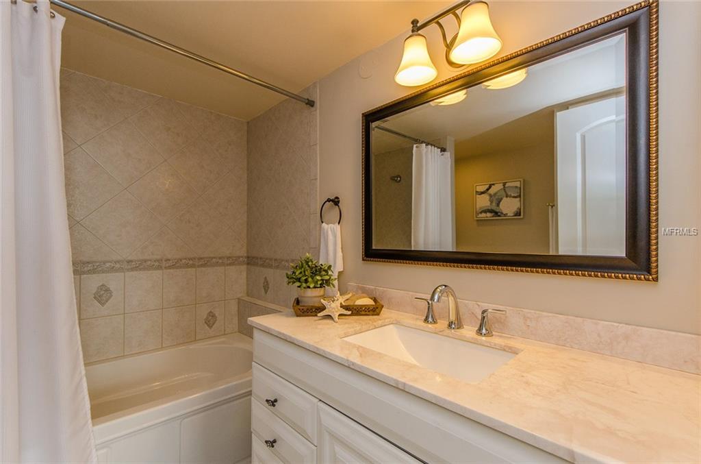 17408 GULF BOULEVARD, REDINGTON SHORES, Florida 33708, 2 Bedrooms Bedrooms, 5 Rooms Rooms,2 BathroomsBathrooms,Residential,For sale,GULF,U7847644