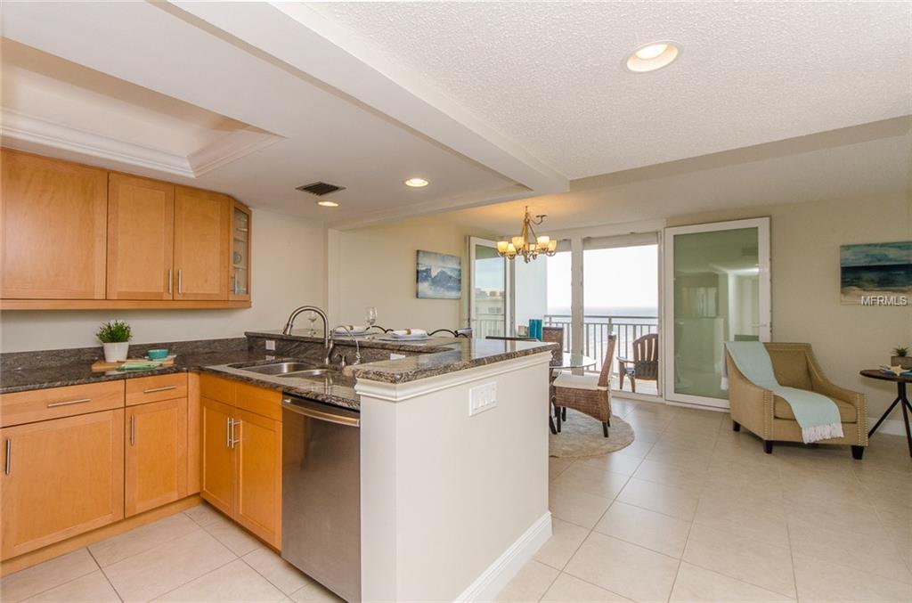 17408 GULF BOULEVARD, REDINGTON SHORES, Florida 33708, 2 Bedrooms Bedrooms, 5 Rooms Rooms,2 BathroomsBathrooms,Residential,For sale,GULF,U7847644