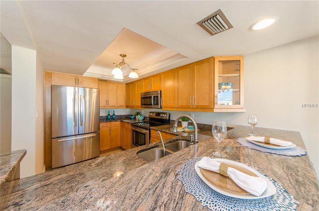 17408 GULF BOULEVARD, REDINGTON SHORES, Florida 33708, 2 Bedrooms Bedrooms, 5 Rooms Rooms,2 BathroomsBathrooms,Residential,For sale,GULF,U7847644