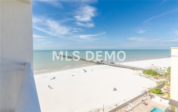 17408 GULF BOULEVARD, REDINGTON SHORES, Florida 33708, 2 Bedrooms Bedrooms, 5 Rooms Rooms,2 BathroomsBathrooms,Residential,For sale,GULF,U7847644