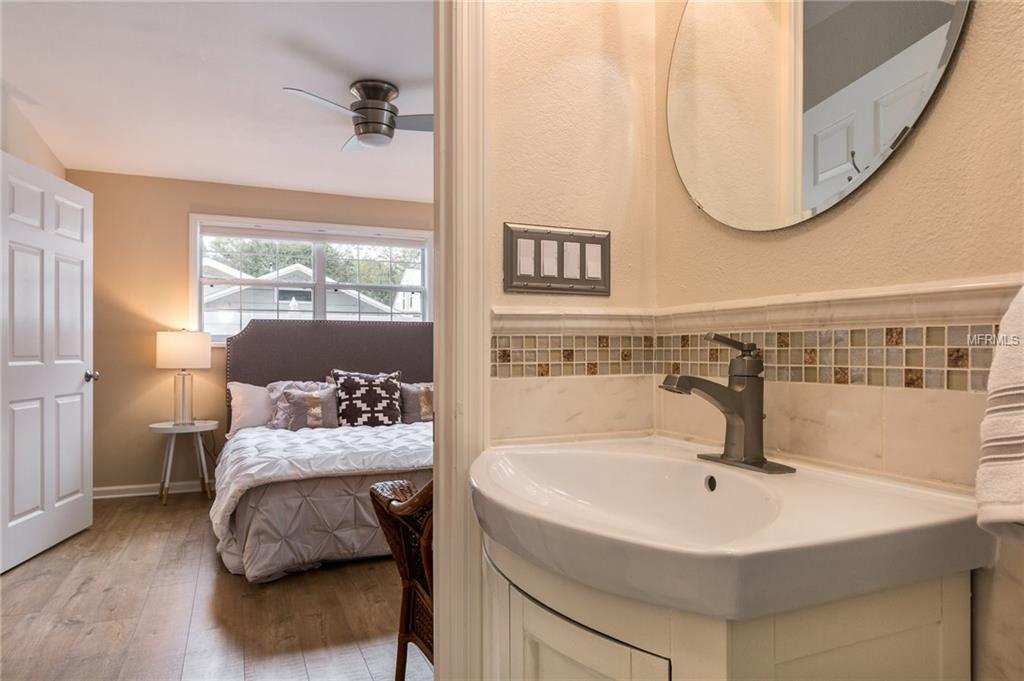 215 17TH AVENUE NE, ST PETERSBURG, Florida 33704, 2 Bedrooms Bedrooms, 3 Rooms Rooms,2 BathroomsBathrooms,Residential,For sale,17TH,U7845506