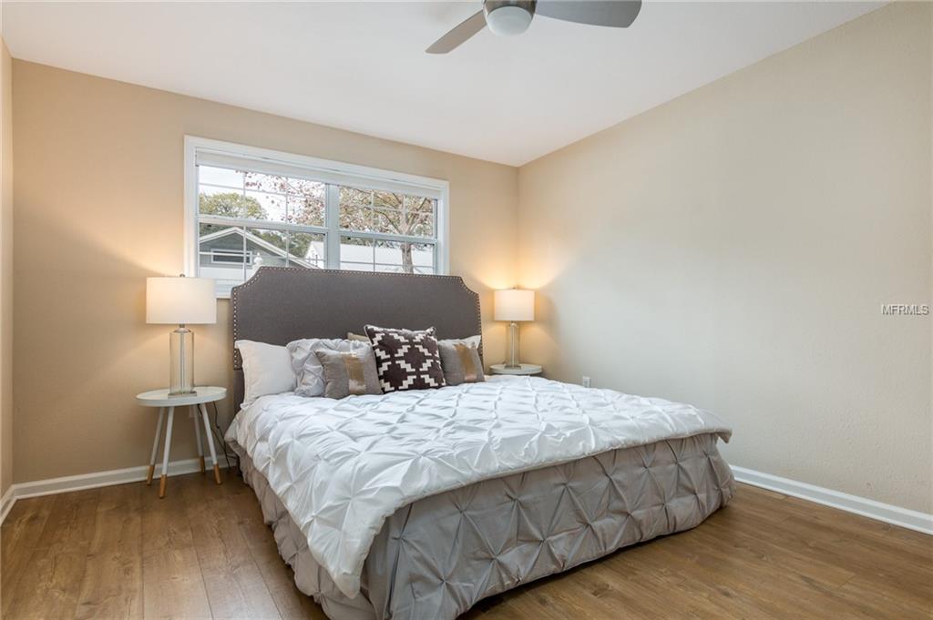 215 17TH AVENUE NE, ST PETERSBURG, Florida 33704, 2 Bedrooms Bedrooms, 3 Rooms Rooms,2 BathroomsBathrooms,Residential,For sale,17TH,U7845506