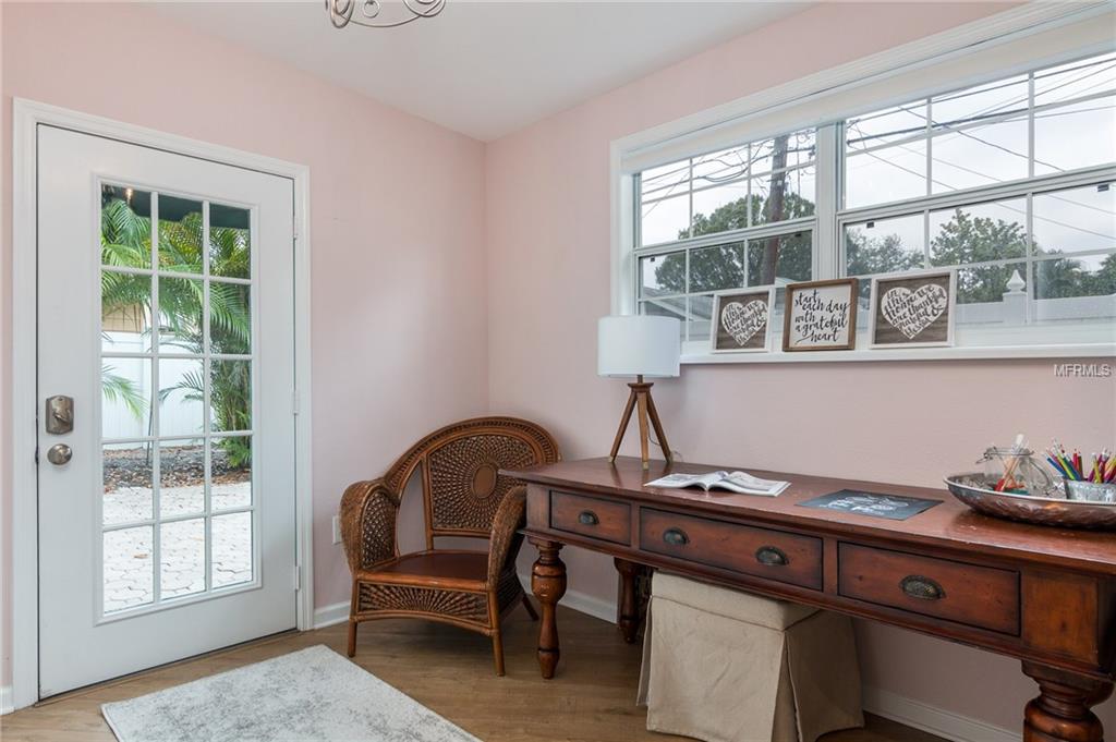 215 17TH AVENUE NE, ST PETERSBURG, Florida 33704, 2 Bedrooms Bedrooms, 3 Rooms Rooms,2 BathroomsBathrooms,Residential,For sale,17TH,U7845506